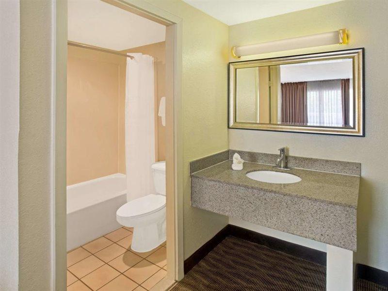 Days Inn By Wyndham Silver Spring Luaran gambar